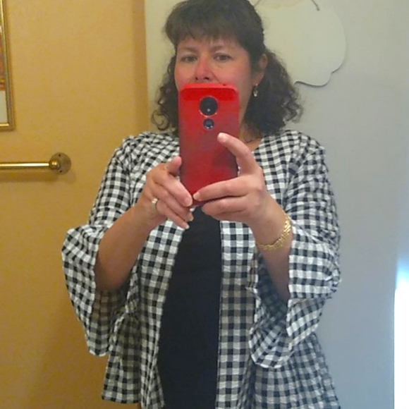 Beautiful Ruffled Summer Blazer. - Picture 4 of 4